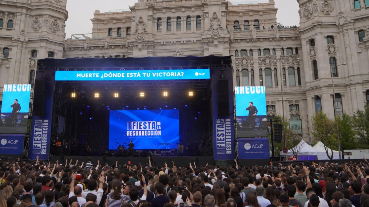 Participan grupos como Hakuna, Siempre Así o el dúo Cali & El Dandee. 