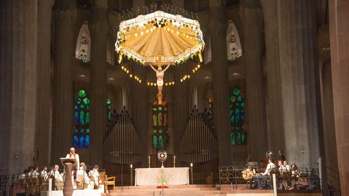 La entrada será libre a partir de las 20:00h hasta completar el aforo.