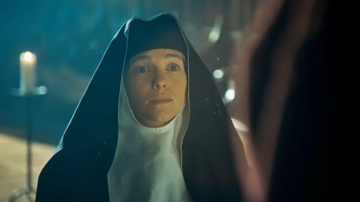 Santa Margarita-María Alacoque (Julie Budria), durante una de sus visiones en 'Sagrado Corazón'.