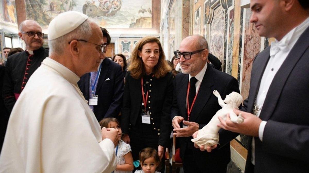 Los estudiosos del cardenal Merry del Val, con León XIV.