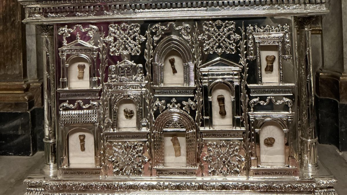 Relicario de la Catedral de Sevilla de los beatos mártires sacerdotes sevillanos