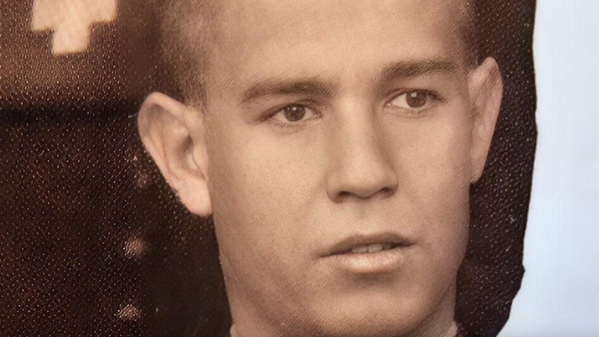 De niño, ya con cinco años, se entretenía haciendo altares y rezando el Rosario.