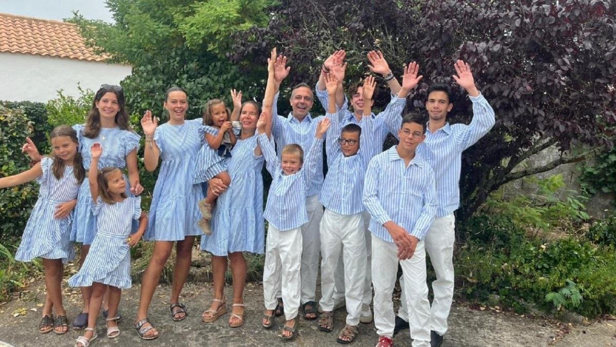 Elodie y Guillaume Luor, con sus diez hijos, hablan de fe, paciencia y disfrutar