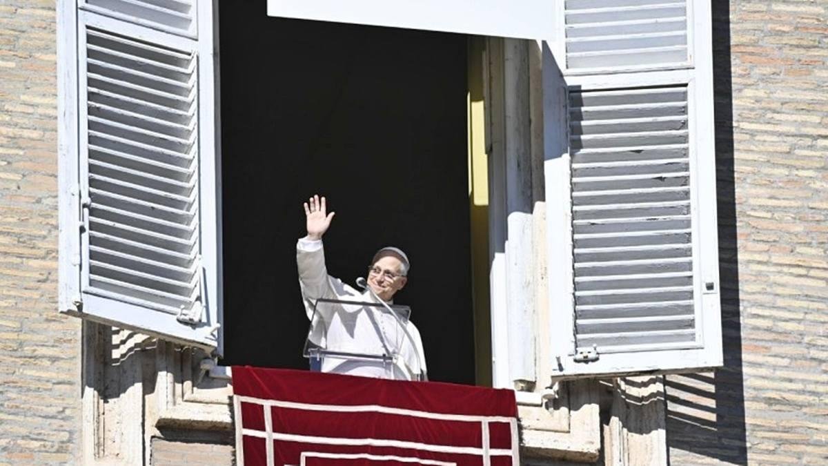 El Papa insistió en la importancia de la oración y los sacramentos para vencer a los