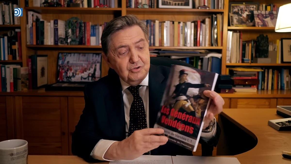 Federico Jiménez Losantos, durante la grabación del podcast 