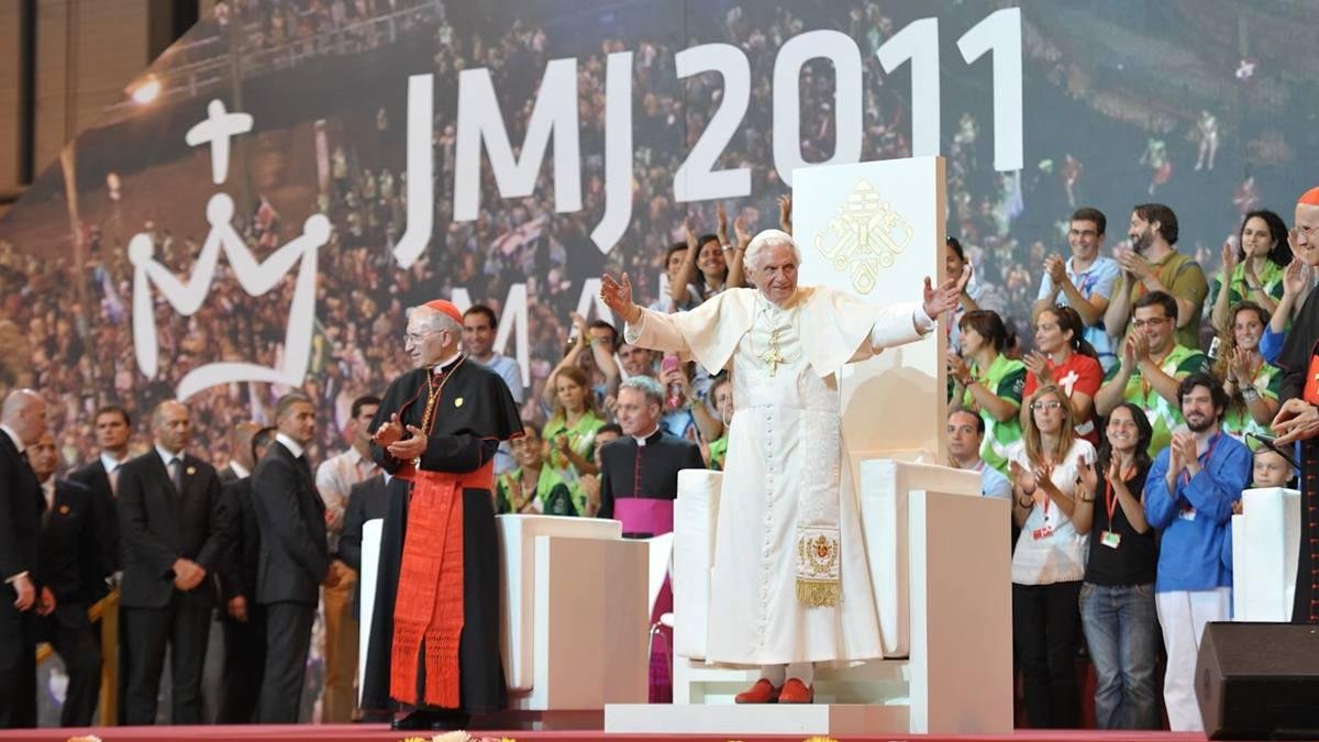 Benedicto XVI visitó tres veces España como Papa, la última para la JMJ de Madrid celebrada en 2011.