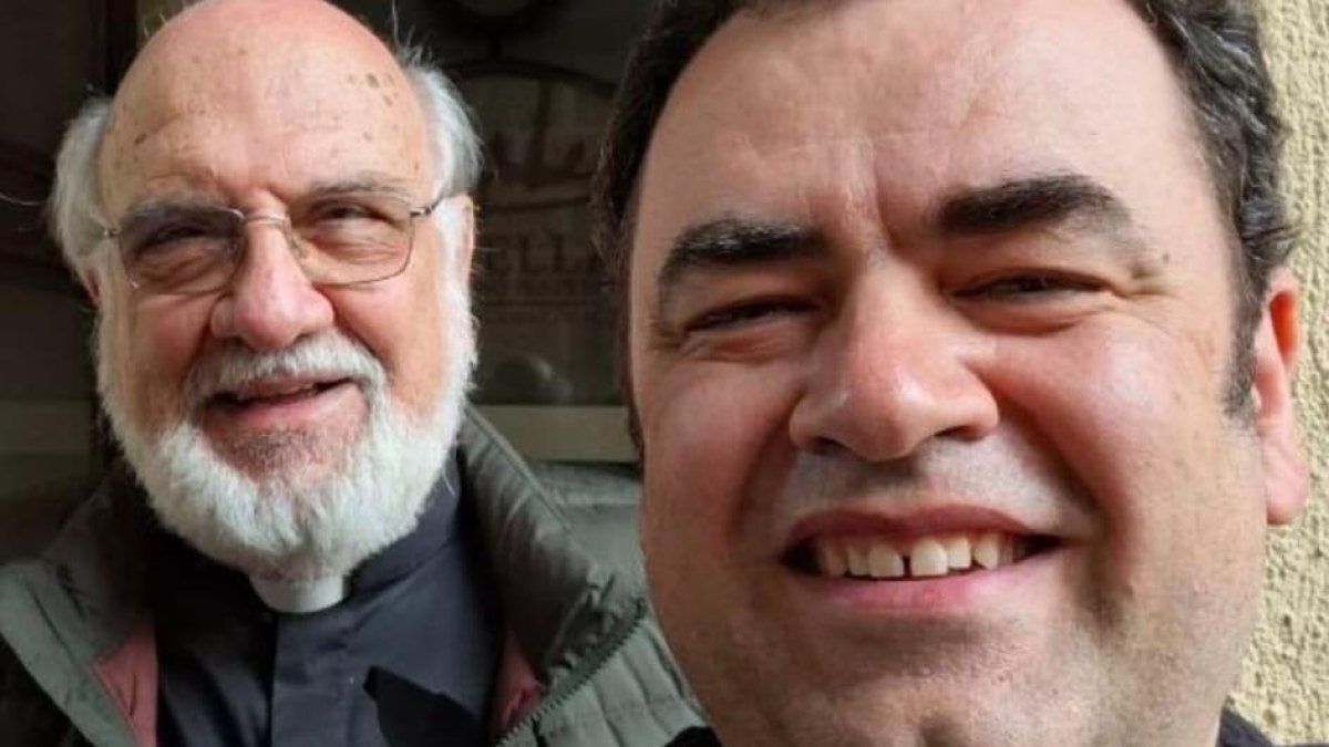 P. Justo Antonio Lofeudo, sacerdote argentino, con don Juan Pablo Calvo, párroco de Vilassar de Mar (Barcelona)