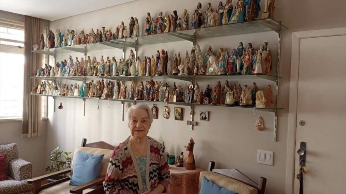 Con humor, recuerda que coronó tantas veces a la Virgen que