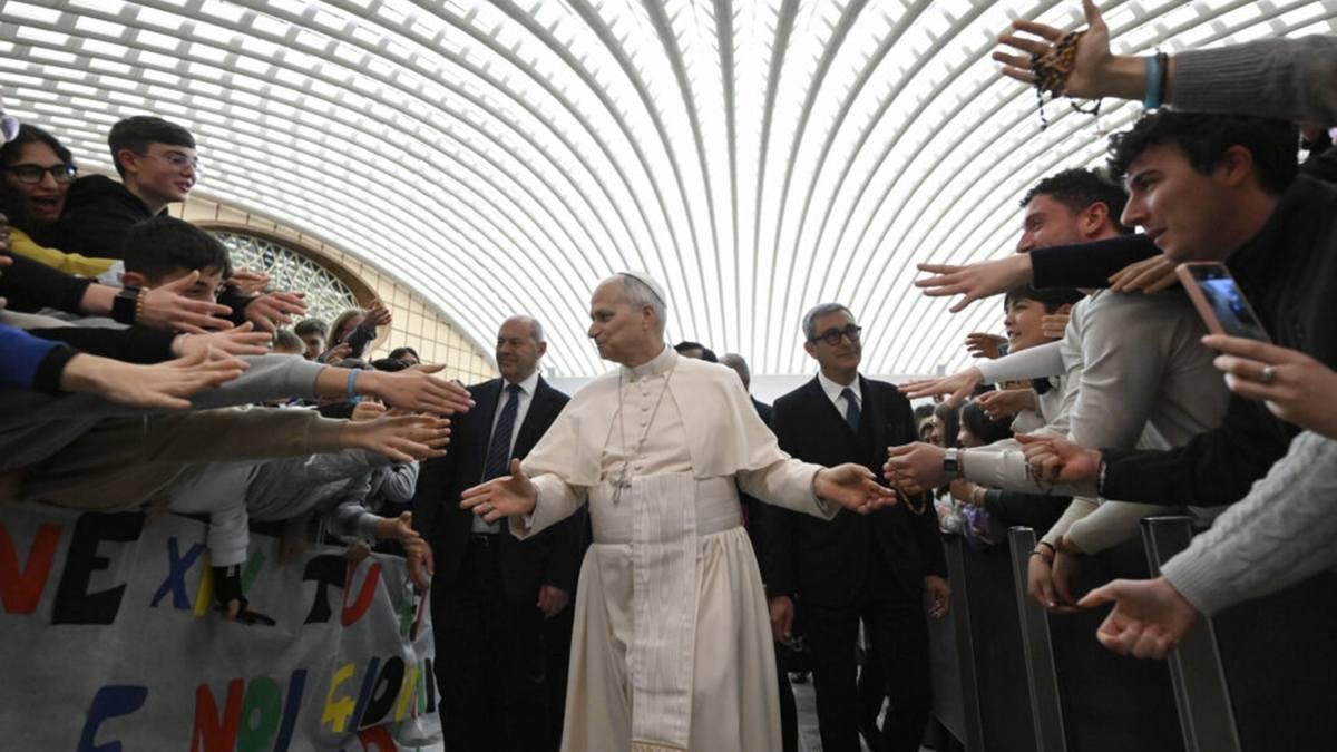 El Papa saluda a jóvenes de la diócesis de Roma el pasado 10 de enero de 2026.