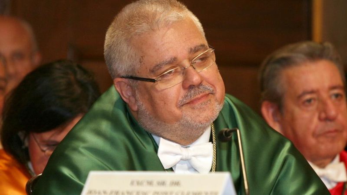 Mientras Pont Clemente y la fundación denuncian el supuesto gasto público asociado a la visita del Papa, su propia actividad se apoya en ayudas institucionales.