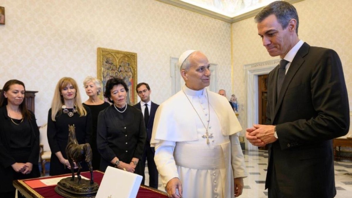 El Papa León XIV con Pedro Sánchez en el Vaticano