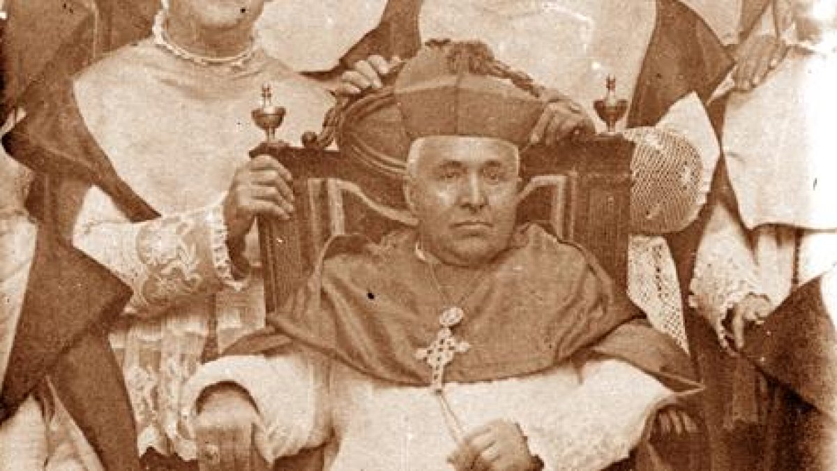 10 de agosto, ayer fue sepultado el cadáver del quinto Obispo asesinado SUCEDIÓ HOY, HACE 90 AÑOS