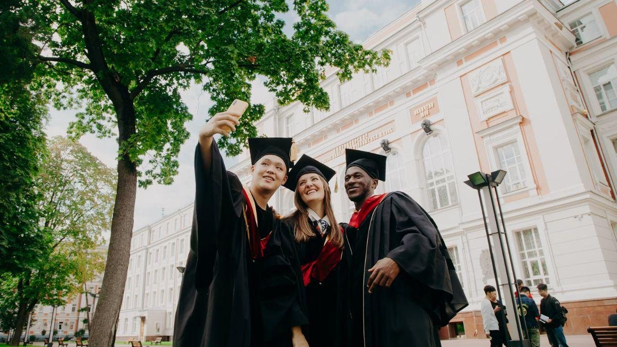 La capellanía de esta universidad, conocida por ser un referente liberal y progresista, ya atiende a más de 1.200 alumnos, y en la vigilia pascual de 2025 se bautizaron 17.