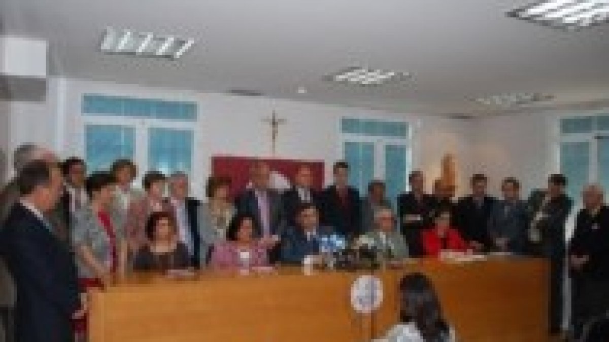 La sociedad civil muestra su apoyo a Benedicto XVI en la polémica sobre el sida