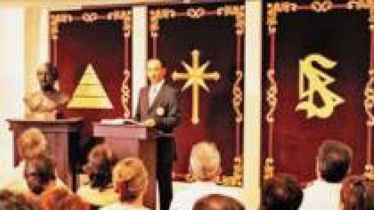 Expertos afirman que la Cienciología es una secta que «engancha para sacar dinero»