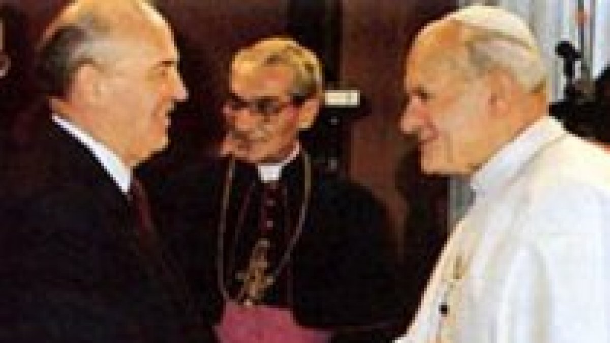 Gorbachov, el último dirigente soviético, a favor de canonizar a Juan Pablo II