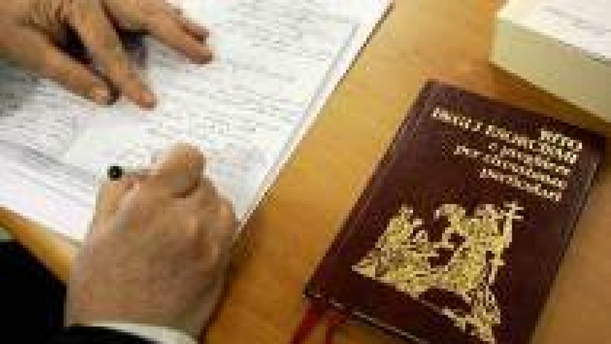 «Hay muchos poseídos; yo paso doce horas al día haciendo exorcismos»