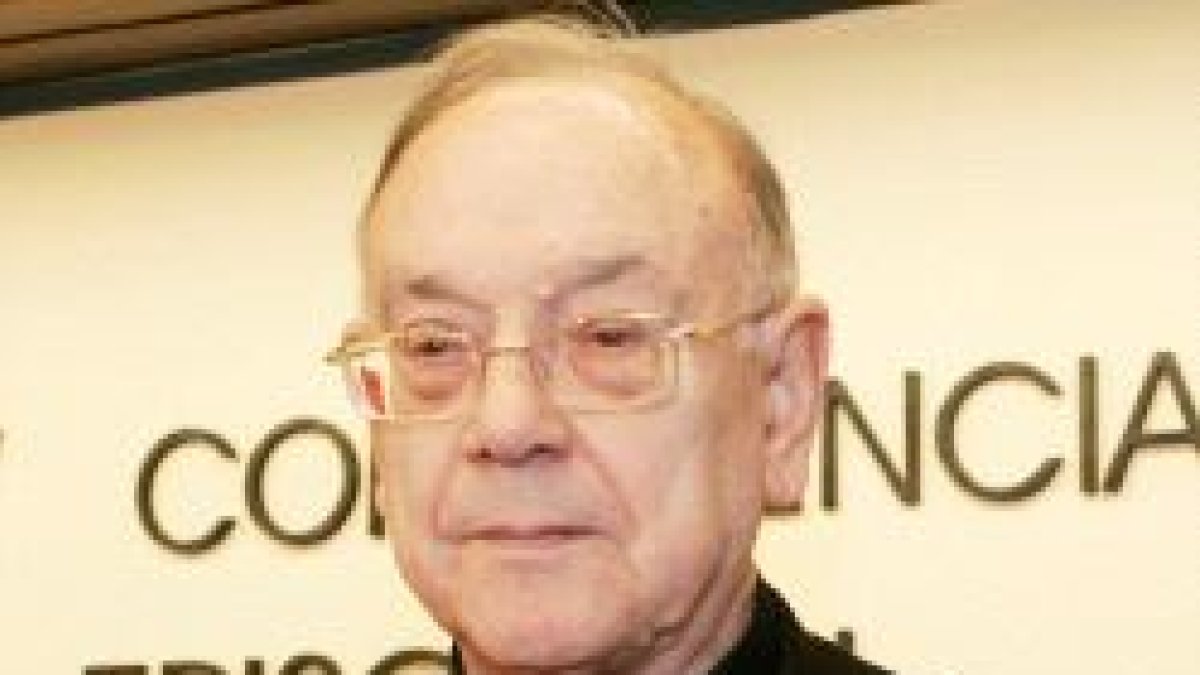 Monseñor Sebastián, comisario pontificio de la Unión «Lumen Dei»