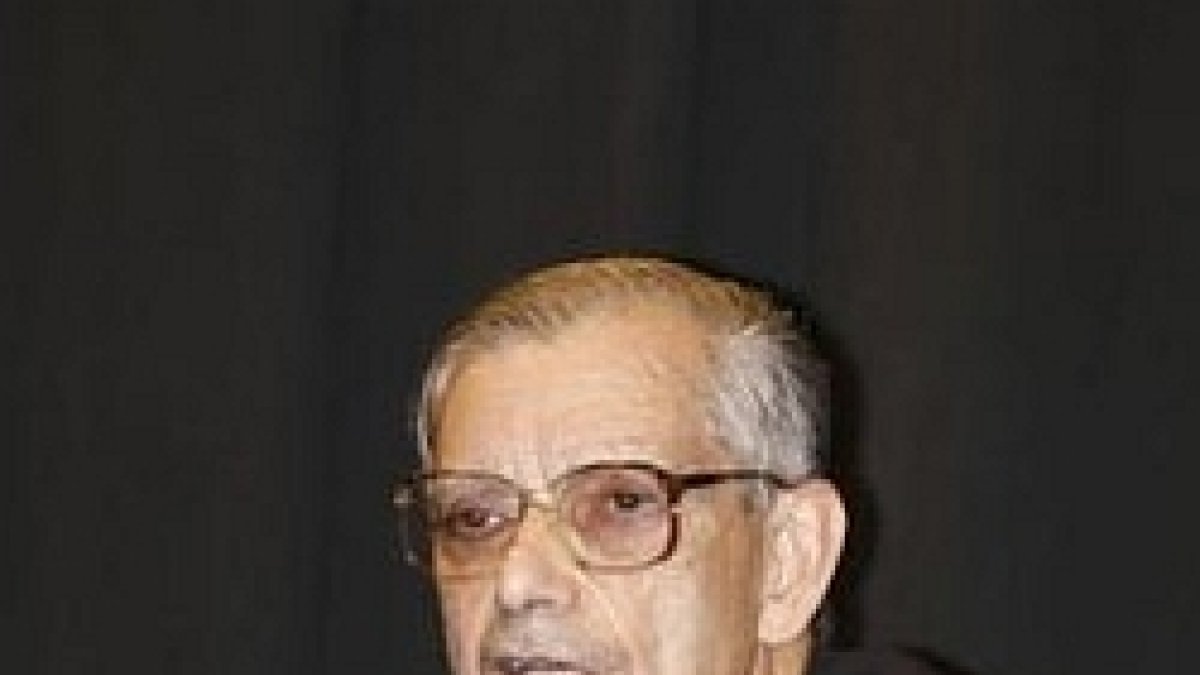 Padre Carreira: El universo no tiene explicación si no es por la presencia de un creador inteligente