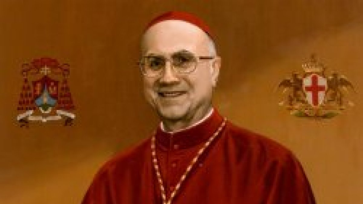 El cardenal Bertone propone el diálogo ecuménico para resolver conflictos