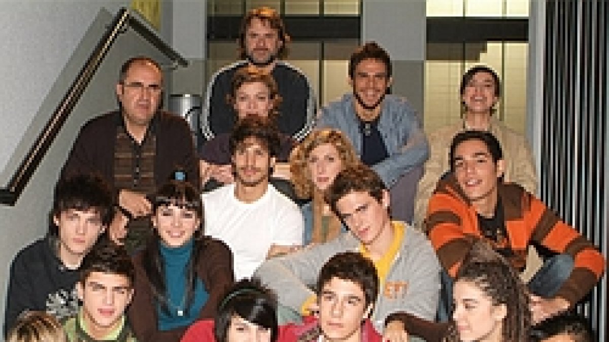 Padres de alumnos vetarán a los anunciantes de la serie «Física y Química» de Antena 3