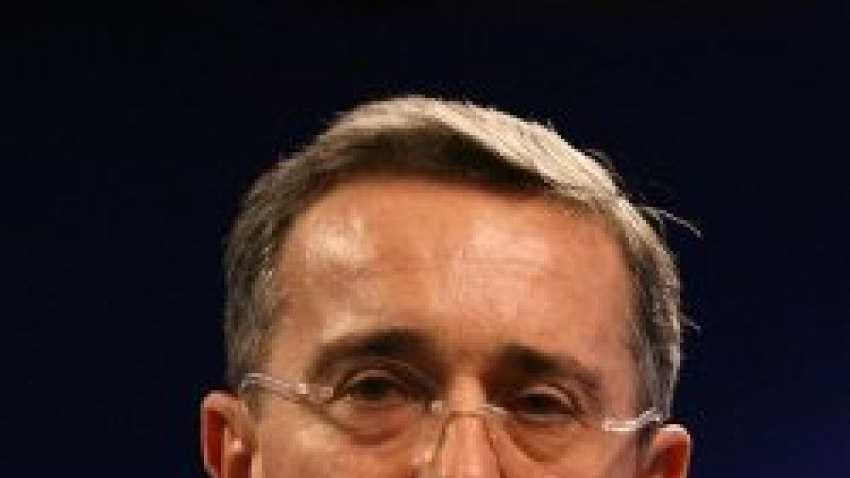 Uribe pide la intercesión de la Madre de Dios a favor de una Colombia sin terrorismo