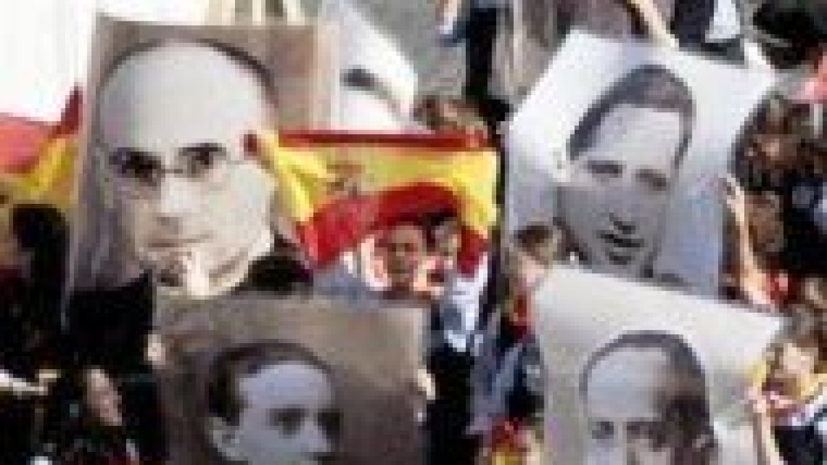 Españoles durante la beatificación