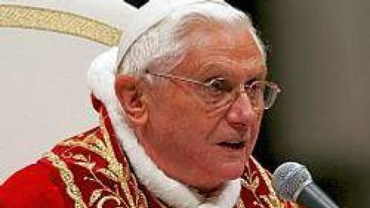 El Papa anuncia la celebración de un Año Sacerdotal