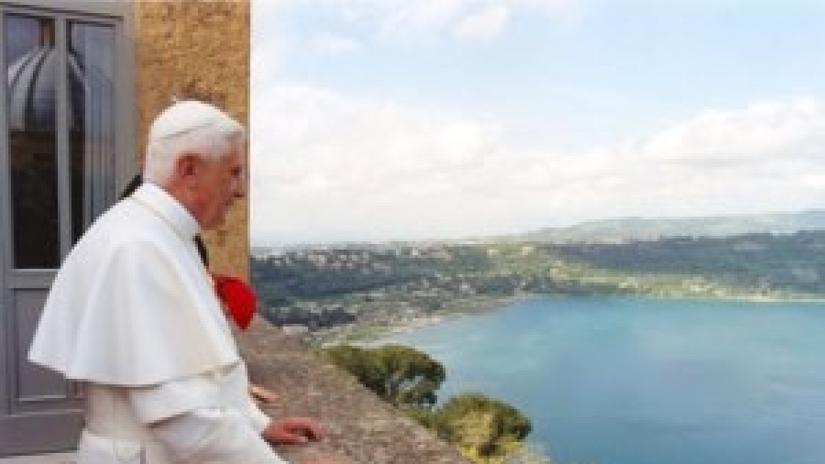 Benedicto XVI en la residencia pontificia de Castel Gandolfo