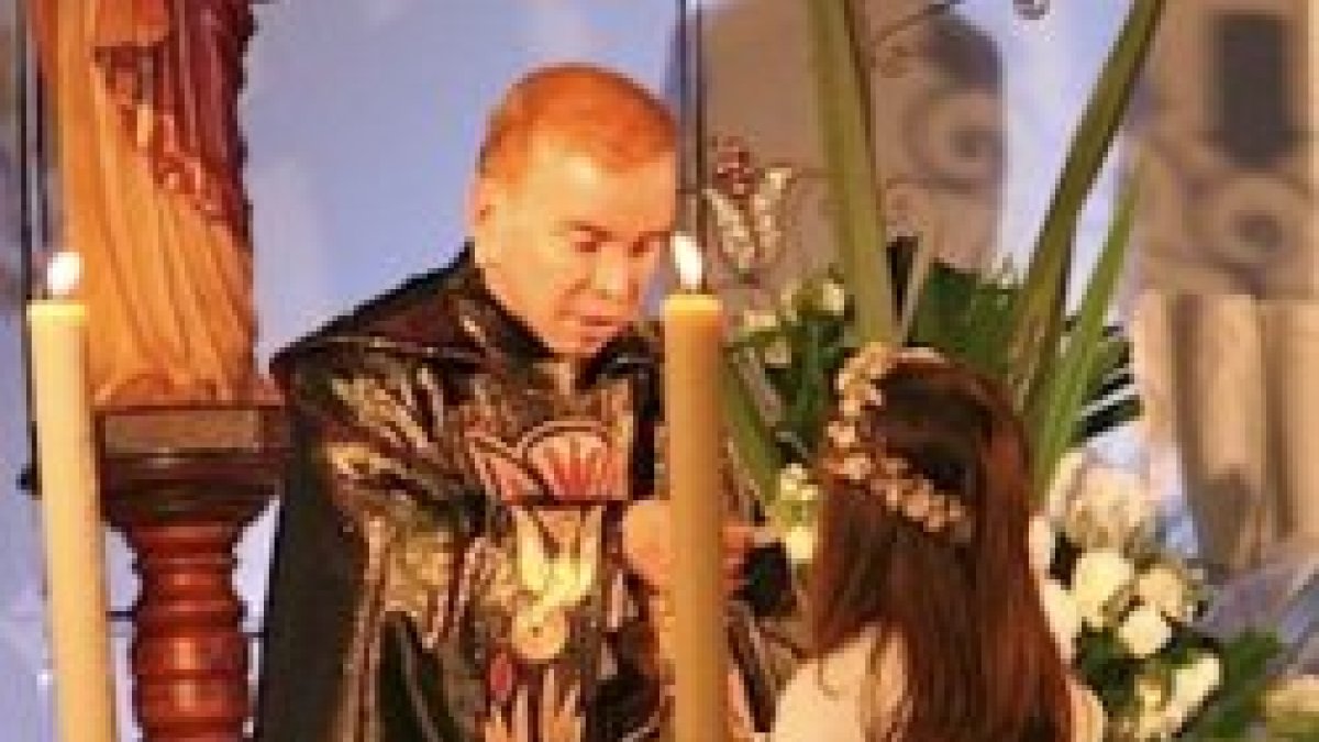 Asesinan a un sacerdote colombiano famoso por sus obras de caridad