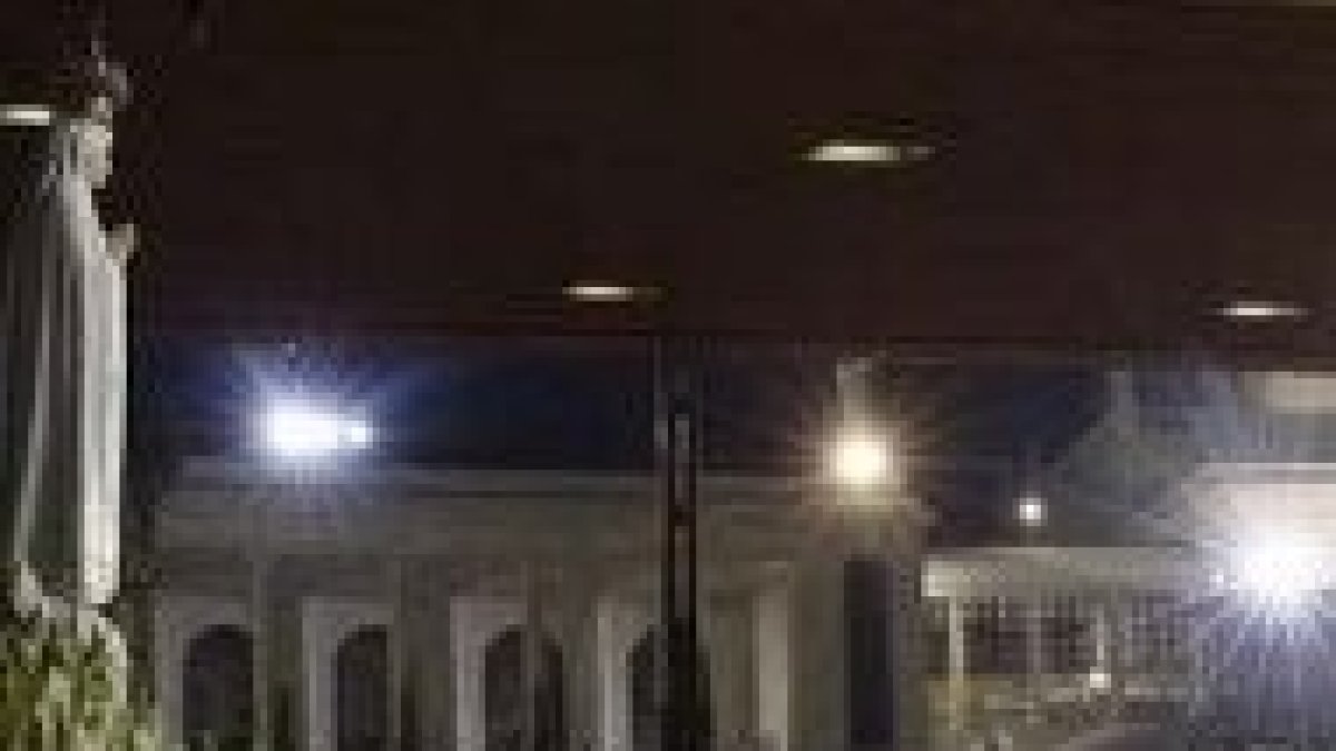 Benedicto XVI durante el Santo Rosario