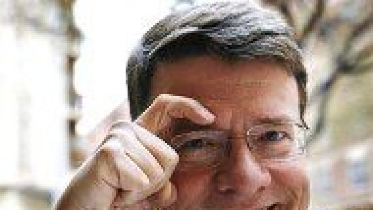 Jordi Sevilla, haciendo el gesto de la ceja