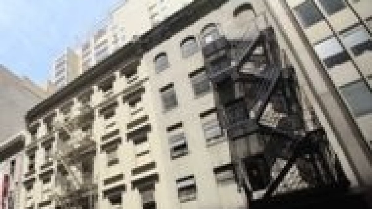 El edificio Burlington Coat Factory donde se espera construir el centro musulmán