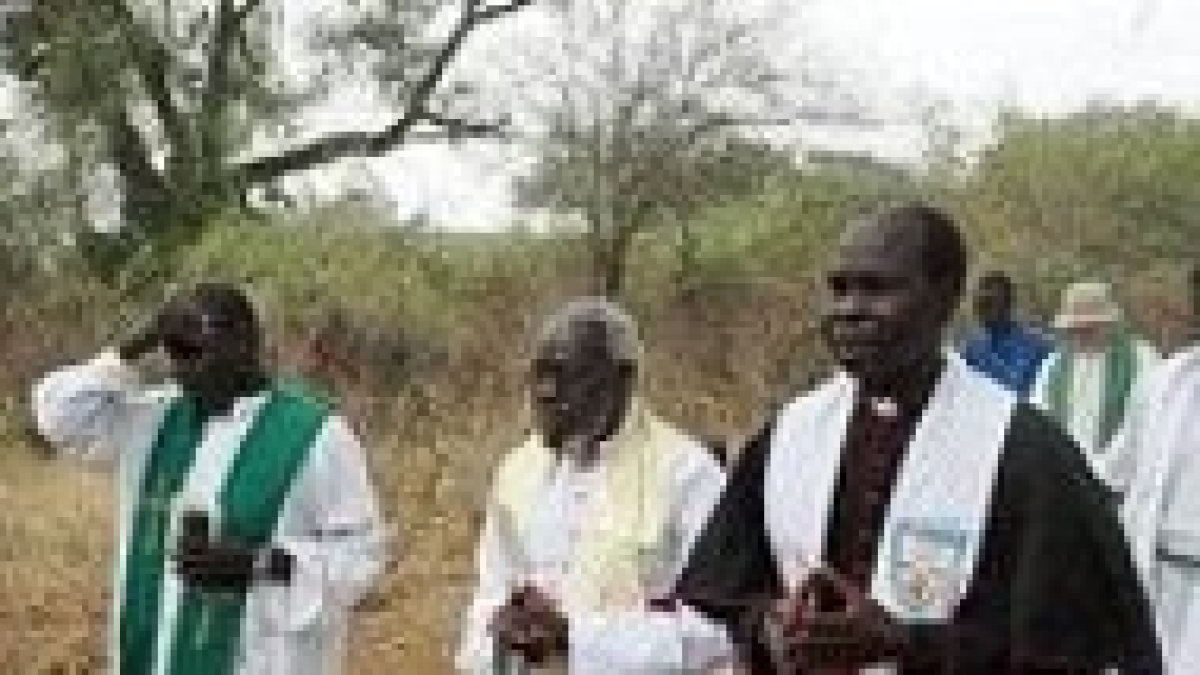 Un grupo de sacerdotes africanos