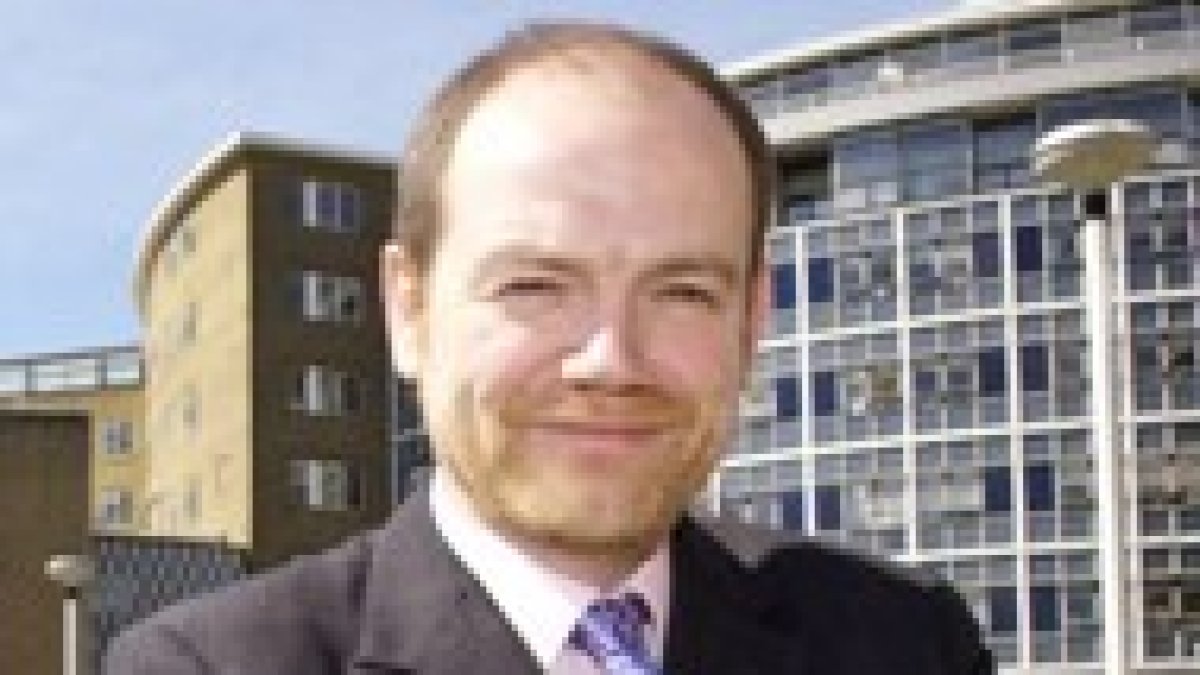 Mrak Thompson, director general de la BBC