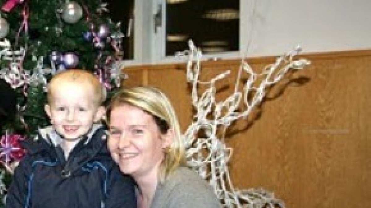 Anton McManus y su madre Tammi