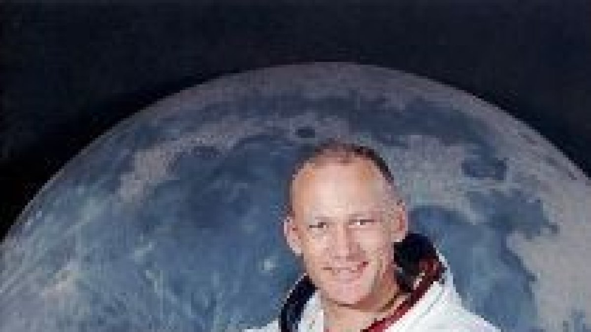 Luna Aldrin comunion