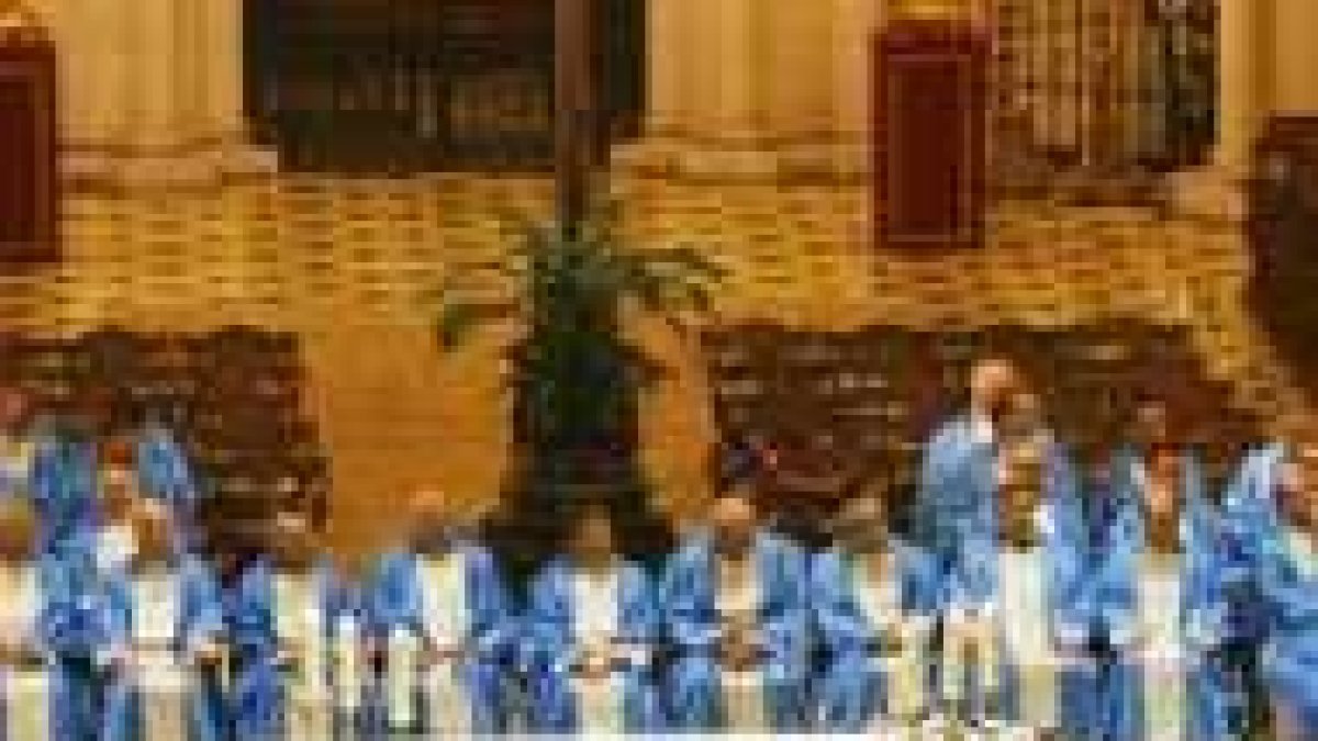 Celebración de una vigilia de la Inmaculada en la catedral de Madrid