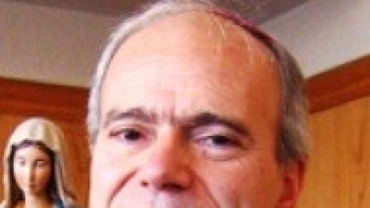 El obispo de Santa María de los ángeles Chile, Felipe Bacarreza