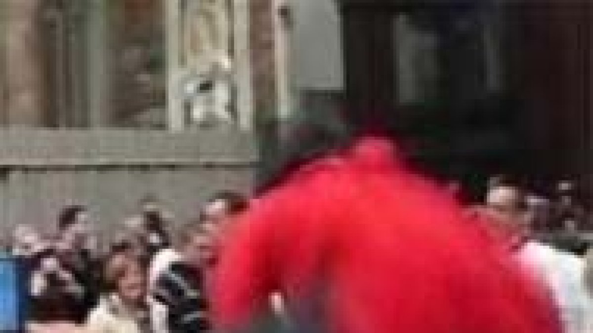 Susana Maiolo asalta al Papa