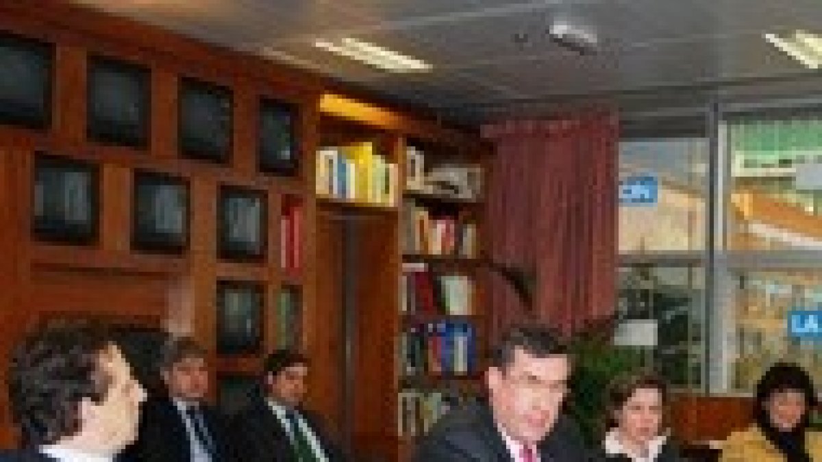 Instante de la intervención de Alfredo Dagnino en la Mesa por la vida del CEU y La Razón