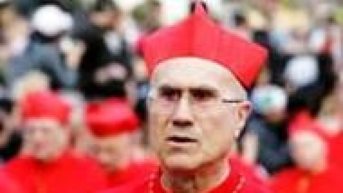 El cardenal Tarsicio Bertone