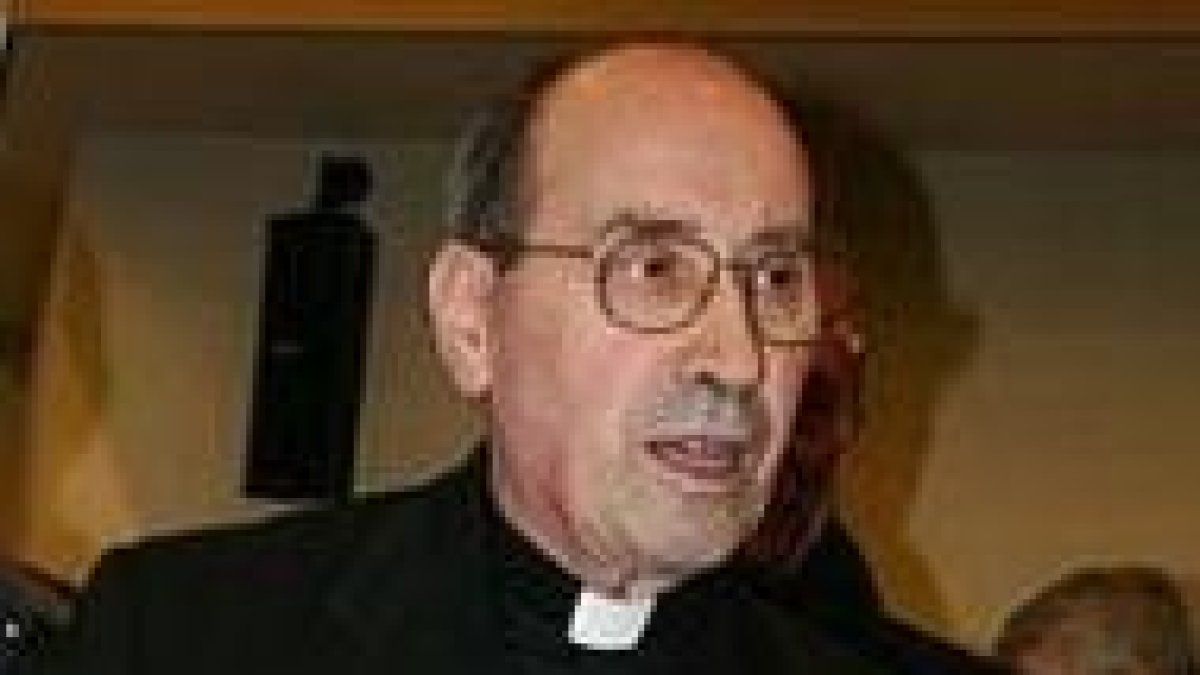 Monseñor Velasio de Paolis