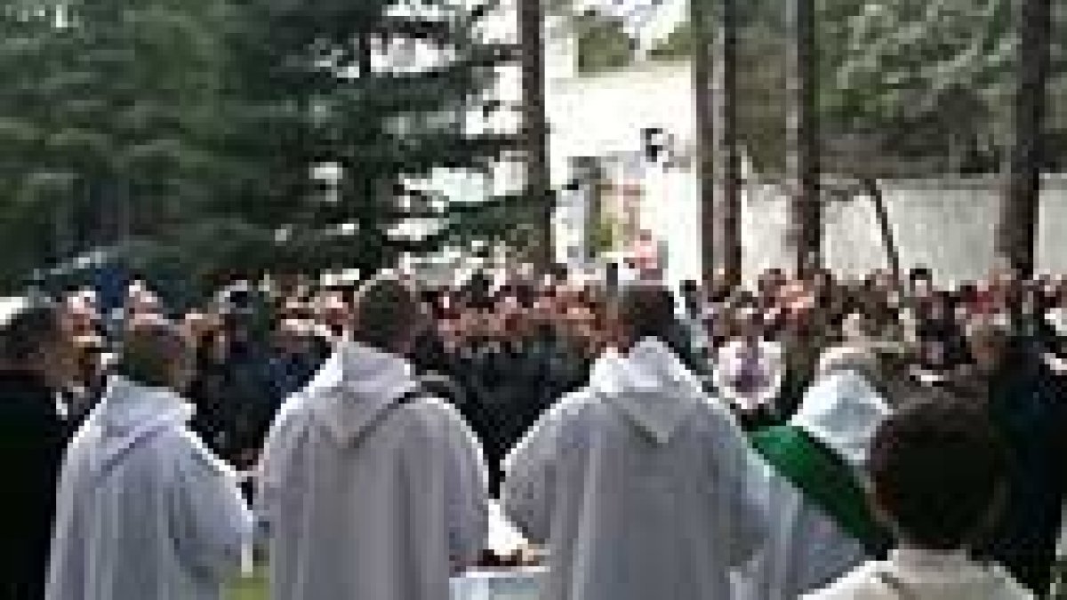 La misa a la intemperie en el Valle de los Caídos.