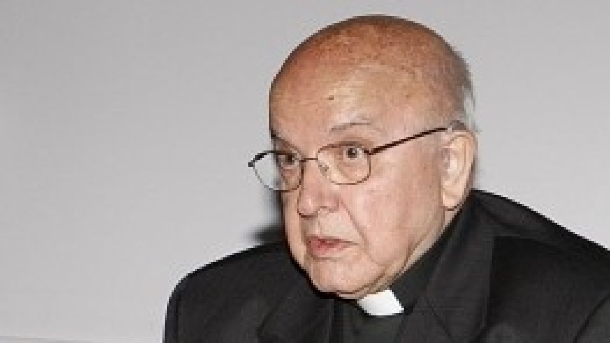 El arzobispo José Manuel Estepa Llaurens ante la prensa ayer