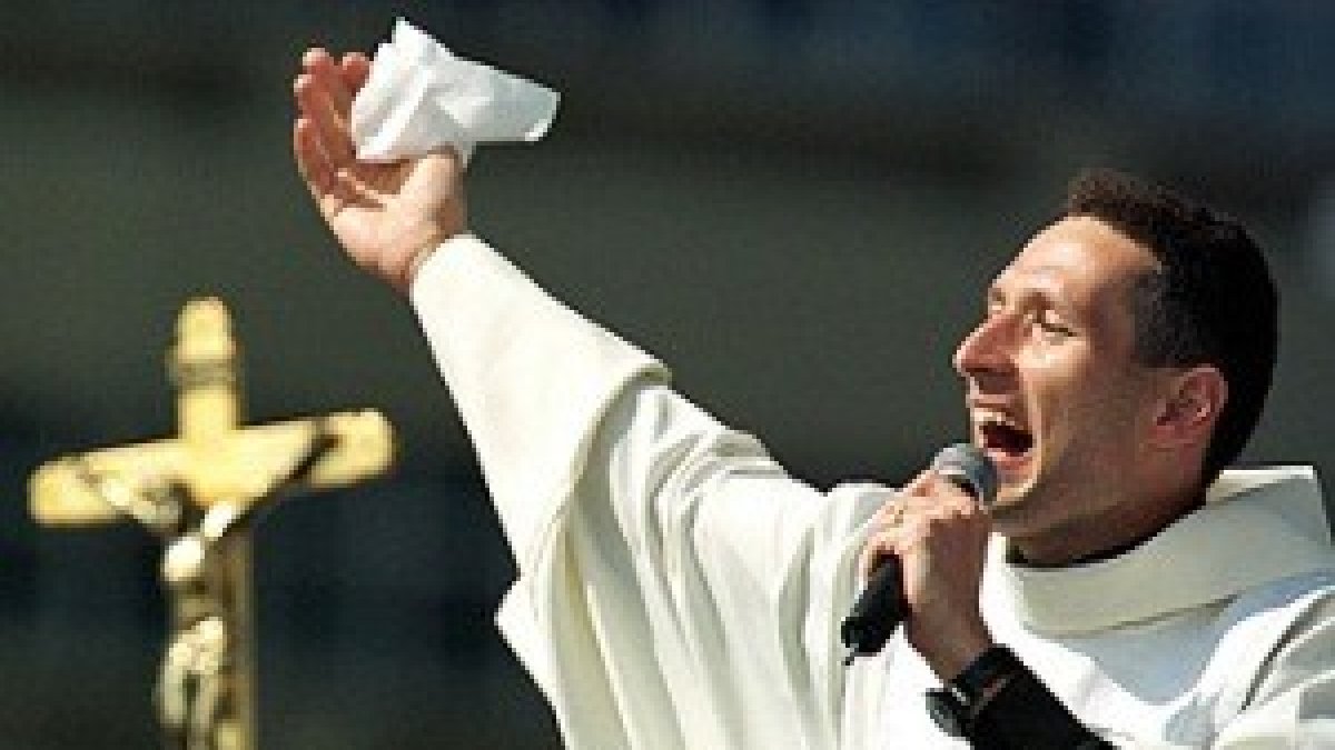 El padre Marcelo Rossi, sacerdote brasileño y cantante