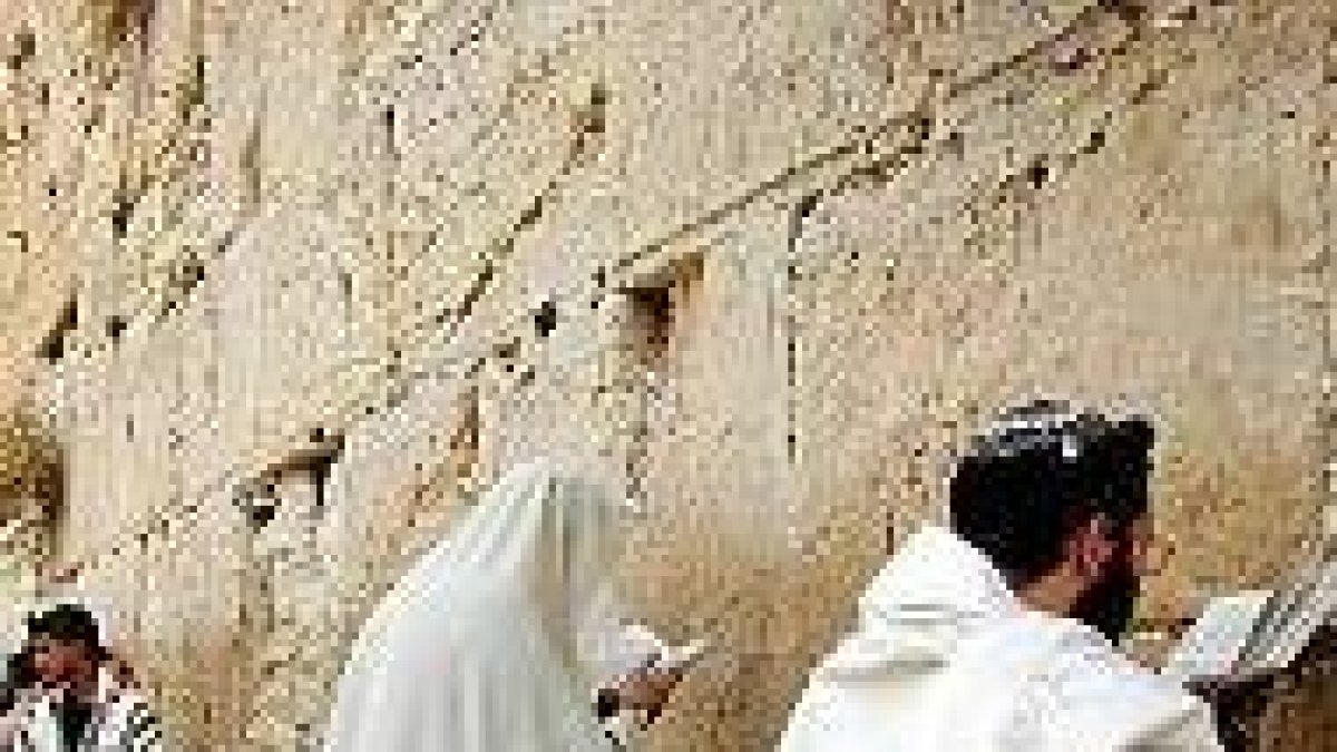 Judíos rezando en el Muro de las Lamentaciones