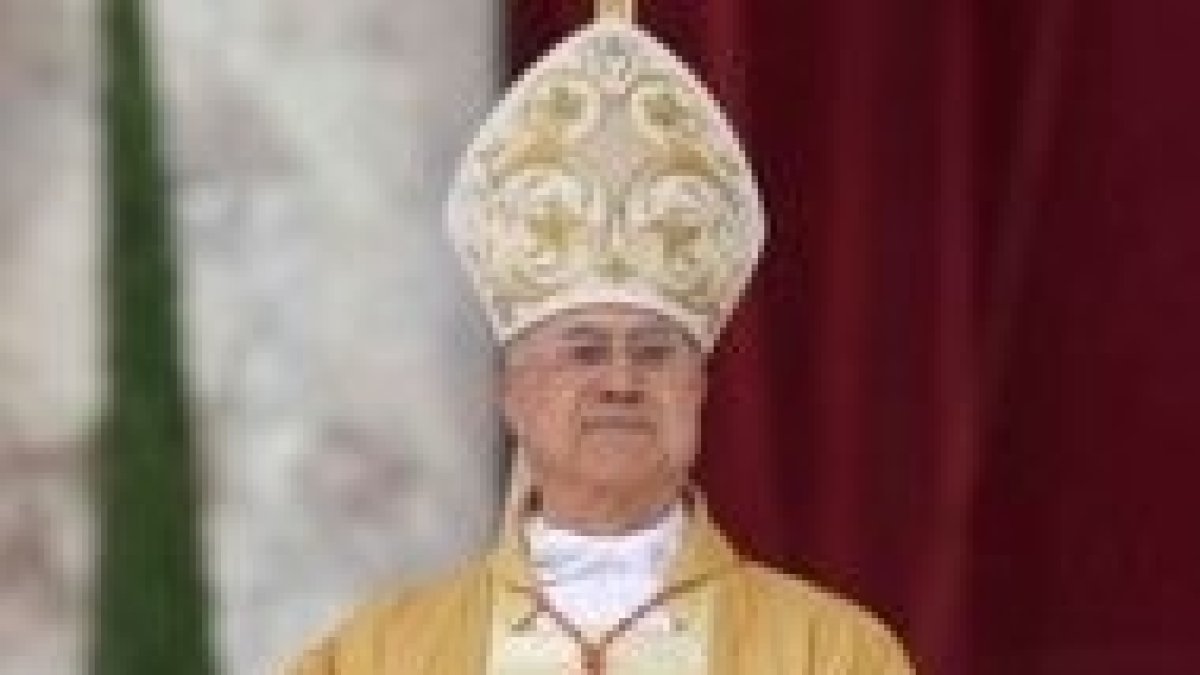 Cardenal Bertone durante la Misa de acción de gracias