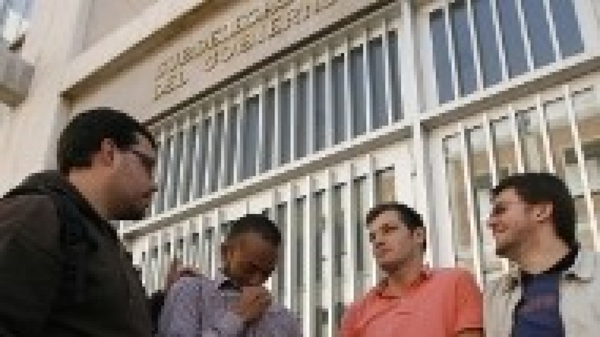 Algunos de los implicados, tras declarar en abril pasado