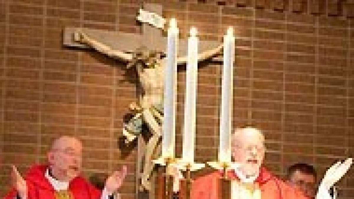 Morgan Elworth, a la izquierda.